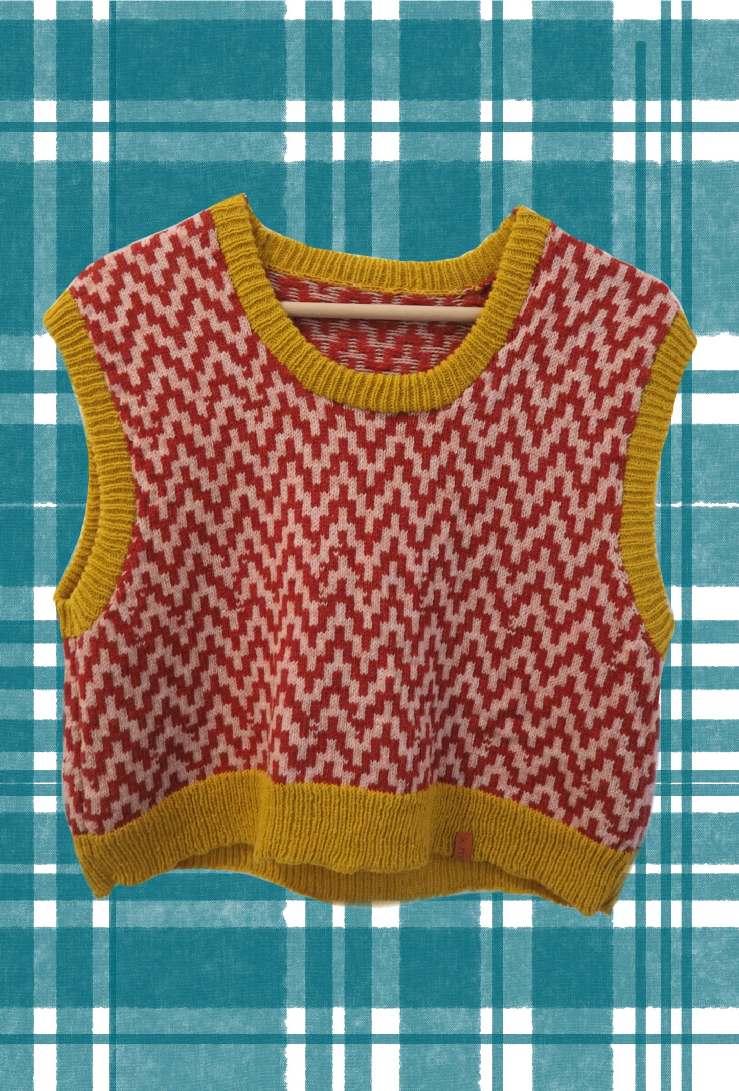 Graphic Chevron Vest - Pale Pink/Red - Size M