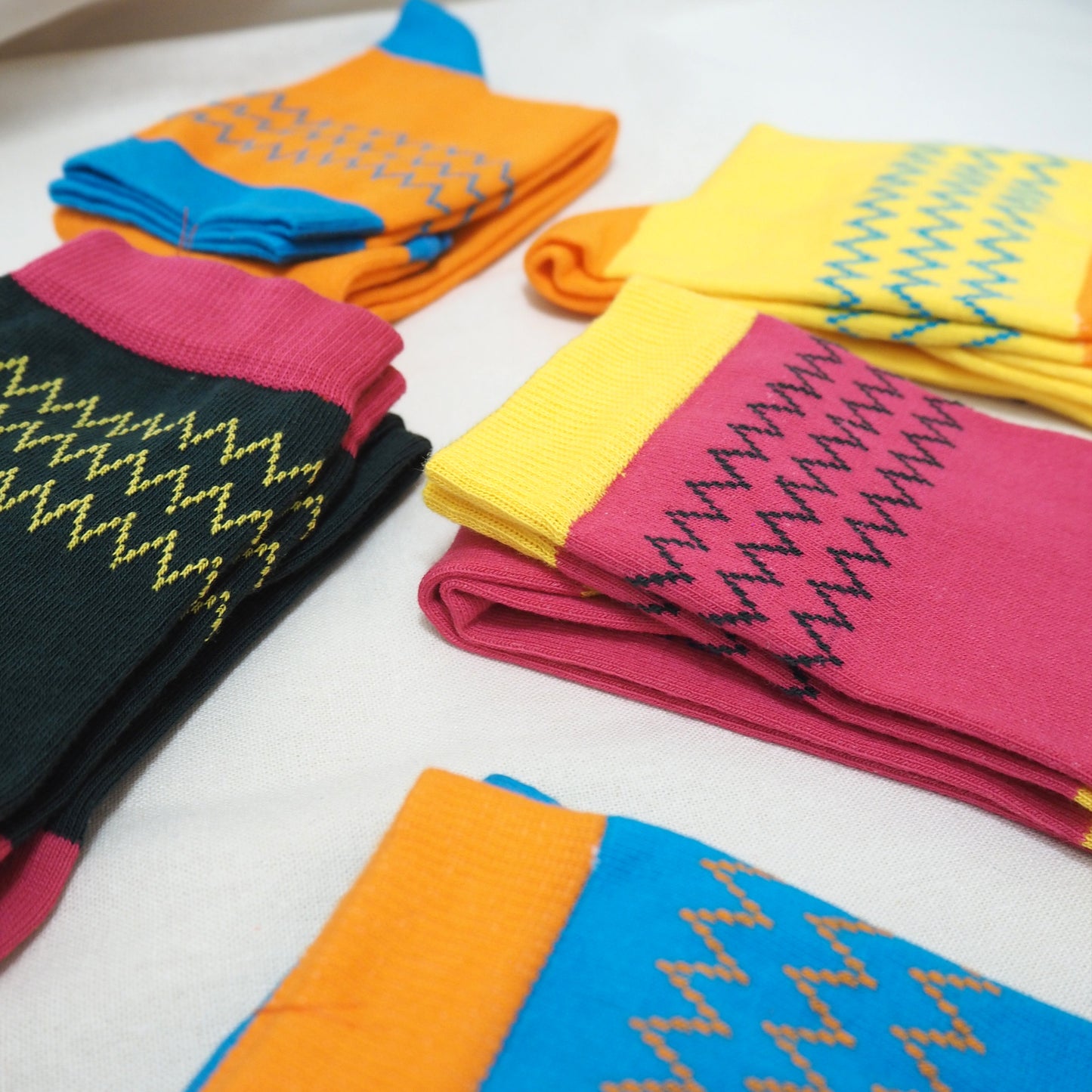 K.Moods Bright Zig Socks