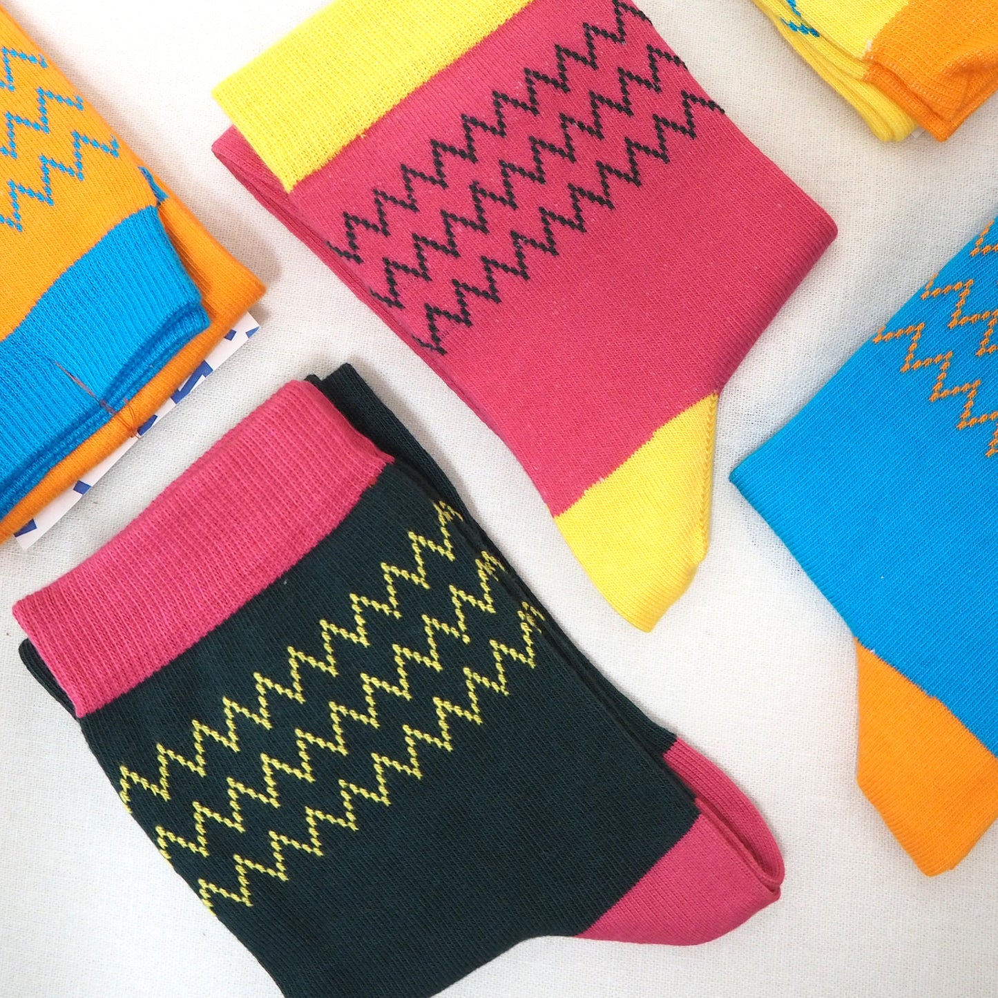 K.Moods Bright Zig Socks