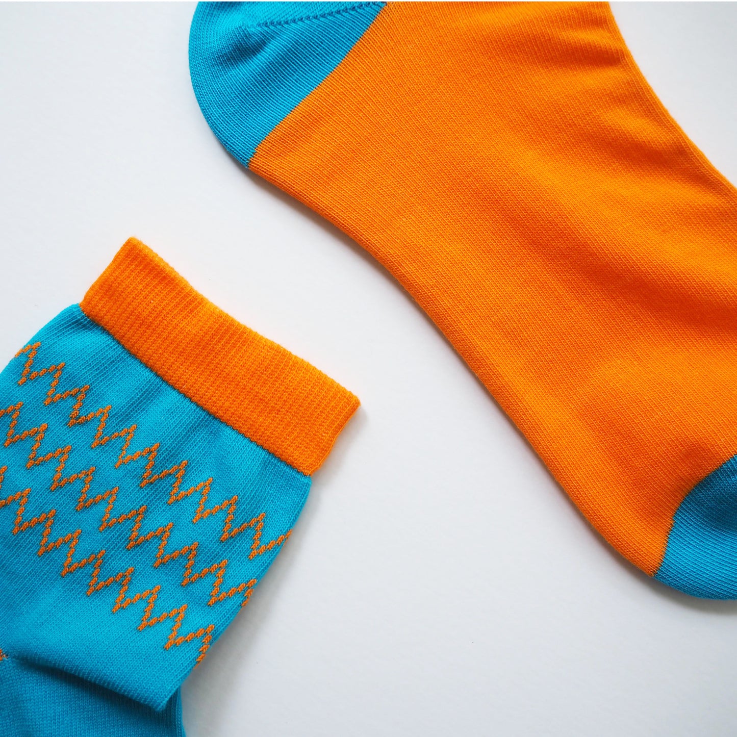 K.Moods Bright Zig Socks